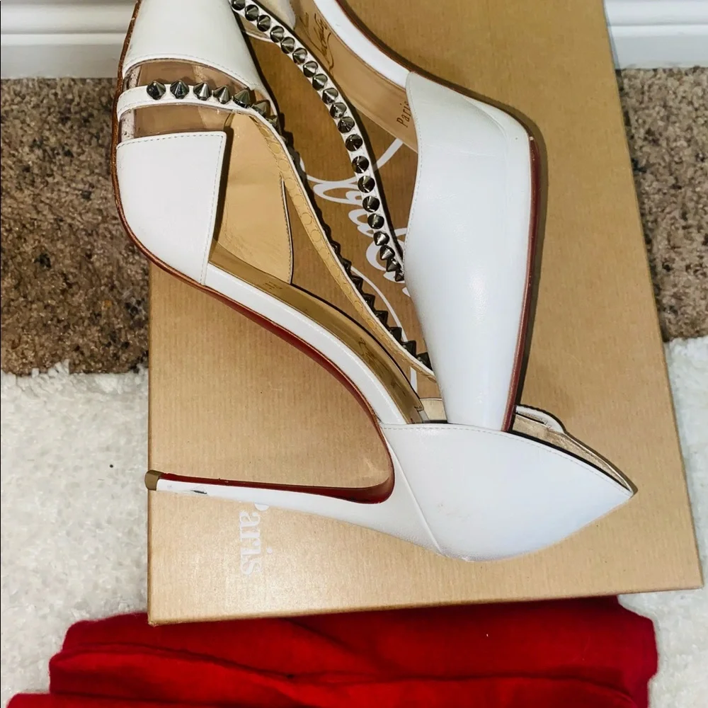 Christian Louboutin
White Spike Cross 100 Pvc Silver Criss Ankle Strap Stiletto - Picture 9 of 11